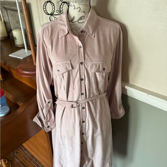 Women's Pink Blush Suede Belted High N Low Button Down Collar Dress 159.00 - Picture 6 of 10